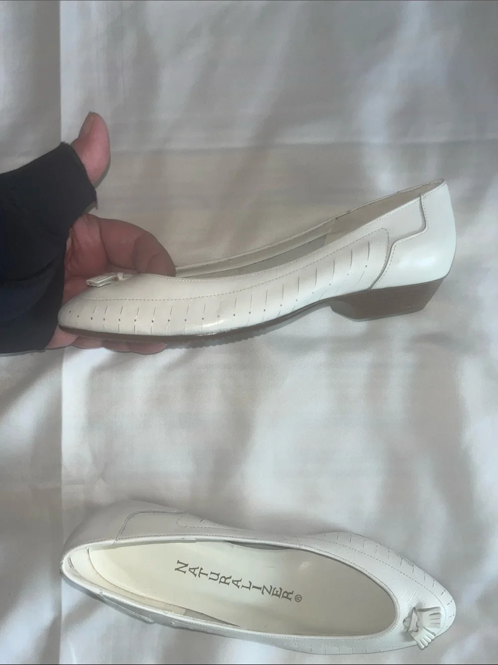 Naturalizer White Leather Pointed‎ Tassel Flats 4 M